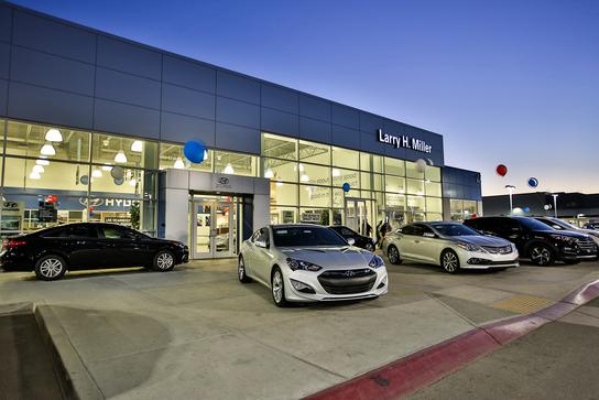 Larry H. Miller Hyundai Peoria car dealership in Peoria, AZ 85382
