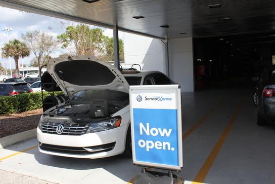 Napleton's Volkswagen of Sanford car dealership in SANFORD, FL 32773