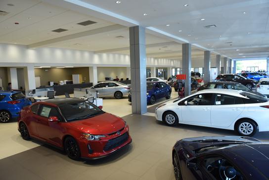 Schaumburg Toyota car dealership in Schaumburg, IL 60194 | Kelley Blue Book