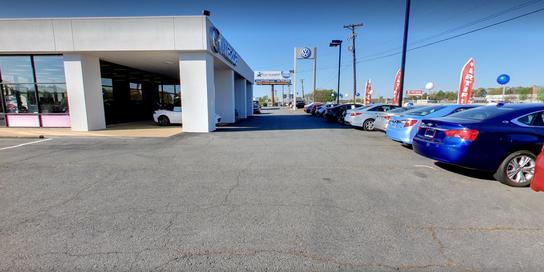 McLarty Volkswagen Mazda car dealership in NORTH LITTLE ROCK, AR 72117