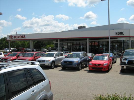 Kool Toyota car dealership in Grand Rapids, MI 49525 | Kelley Blue Book