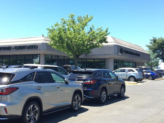 Pohanka Lexus car dealership in Chantilly, VA 20151 | Kelley Blue Book