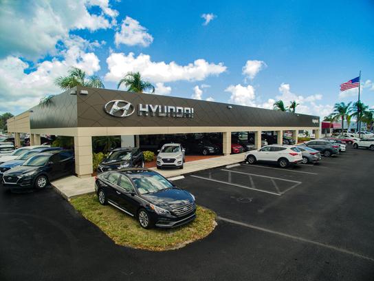 Napleton's North Palm Hyundai car dealership in Lake Park, FL 33403
