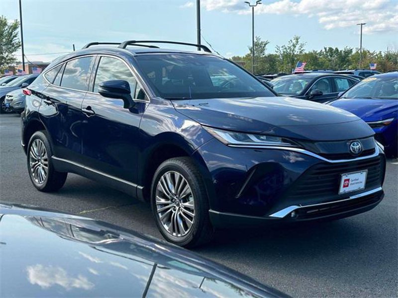 Certified 2024 Toyota Venza XLE image 1