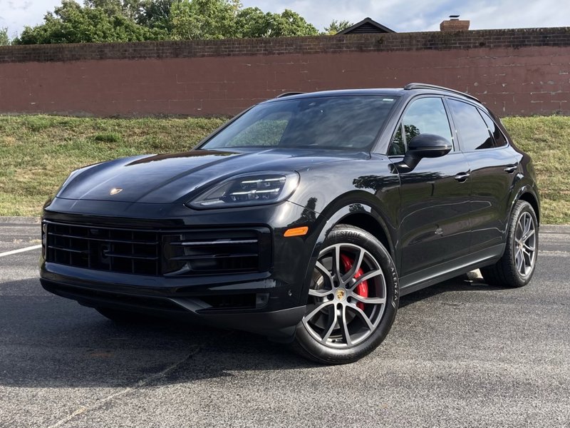 Certified 2024 Porsche Cayenne S image 1