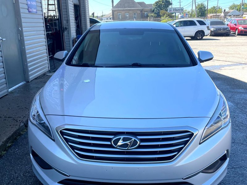 Used 2017 Hyundai Sonata SE image 1