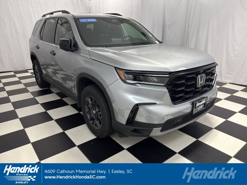 Certified 2025 Honda Pilot TrailSport image 1