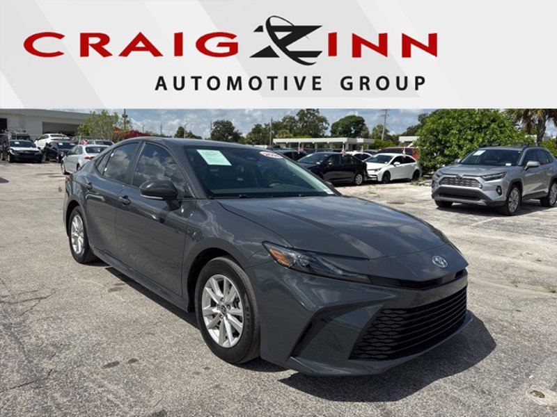 Certified 2025 Toyota Camry LE image 1