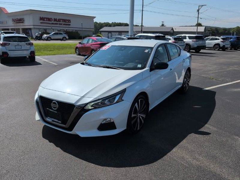 Certified 2022 Nissan Altima 2.5 SR image 1