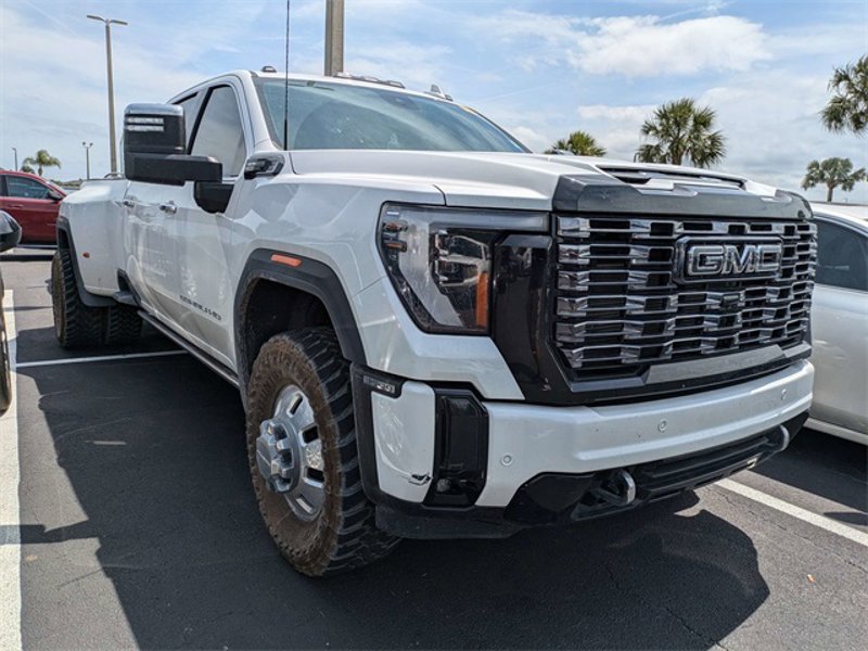 Used 2025 GMC Sierra 3500 Denali Ultimate image 1