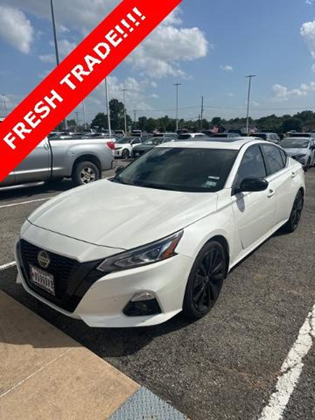 Certified 2022 Nissan Altima 2.5 SR w/ Midnight Edition Package image 1