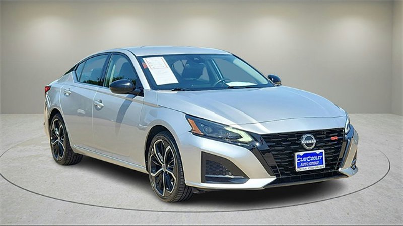 Certified 2024 Nissan Altima 2.5 SR image 1