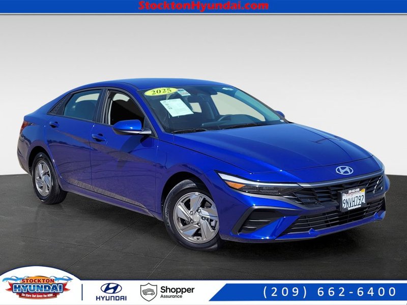Certified 2025 Hyundai Elantra SE image 1