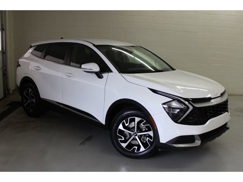 Certified 2023 Kia Sportage EX image 1