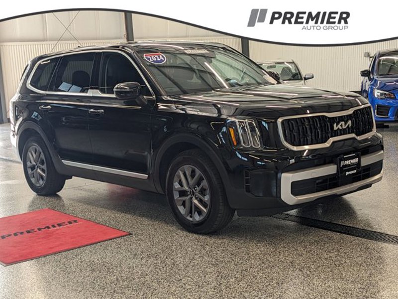 Certified 2024 Kia Telluride LX image 1