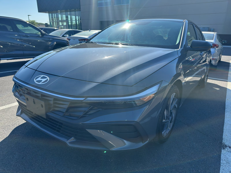 Certified 2025 Hyundai Elantra Sport image 1