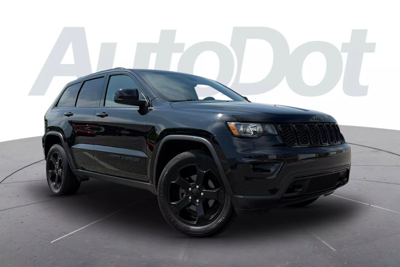 Used 2018 Jeep Grand Cherokee Laredo image 1