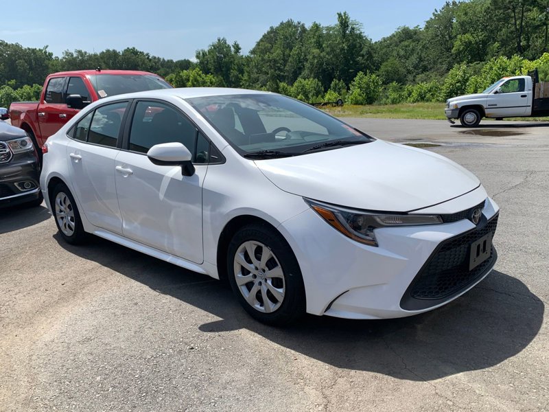 Used 2021 Toyota Corolla LE image 1