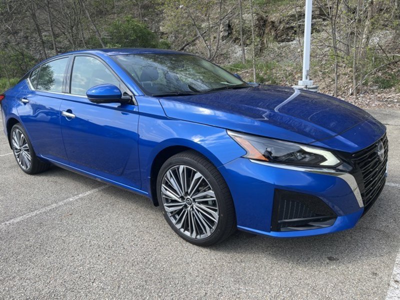Certified 2025 Nissan Altima 2.5 SL image 1