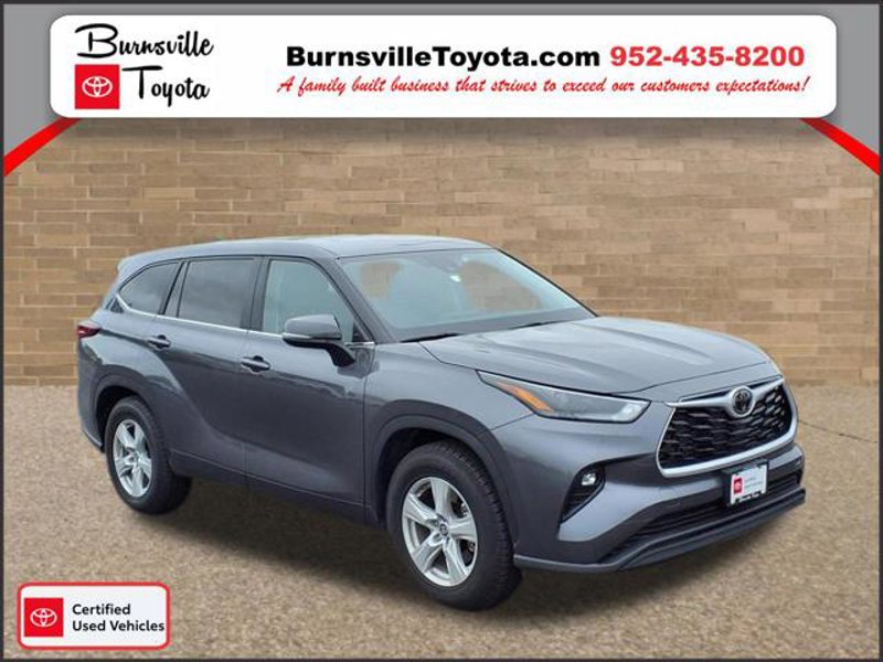 Certified 2024 Toyota Highlander LE image 1