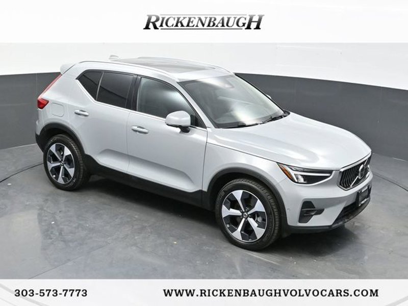 Certified 2025 Volvo XC40 B5 Plus image 1