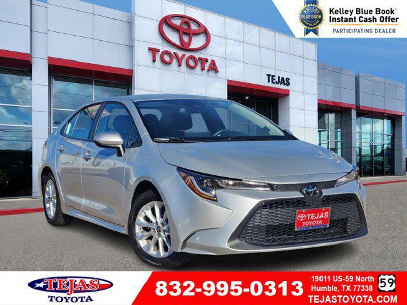 Certified 2022 Toyota Corolla LE image 1