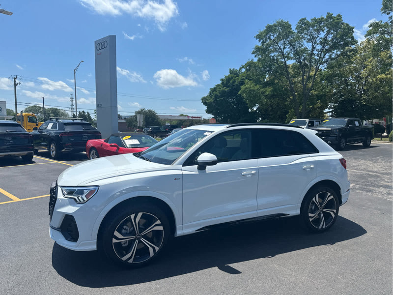 Certified 2024 Audi Q3 2.0T Premium Plus image 1