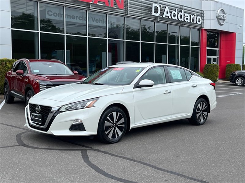 Certified 2022 Nissan Altima 2.5 SV image 1