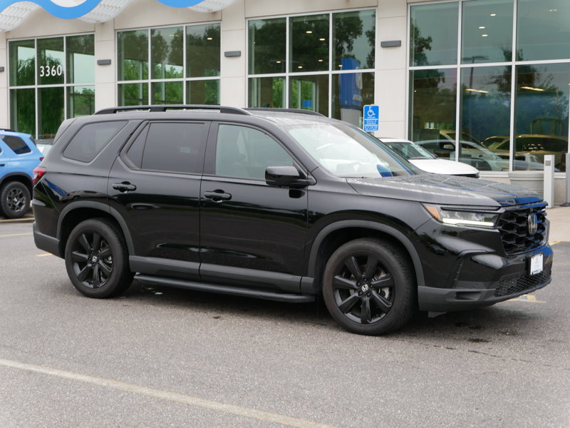 Certified 2025 Honda Pilot Black Edition image 1