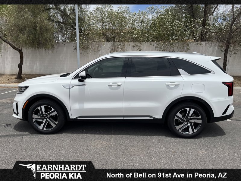 Certified 2024 Kia Sorento EX image 1