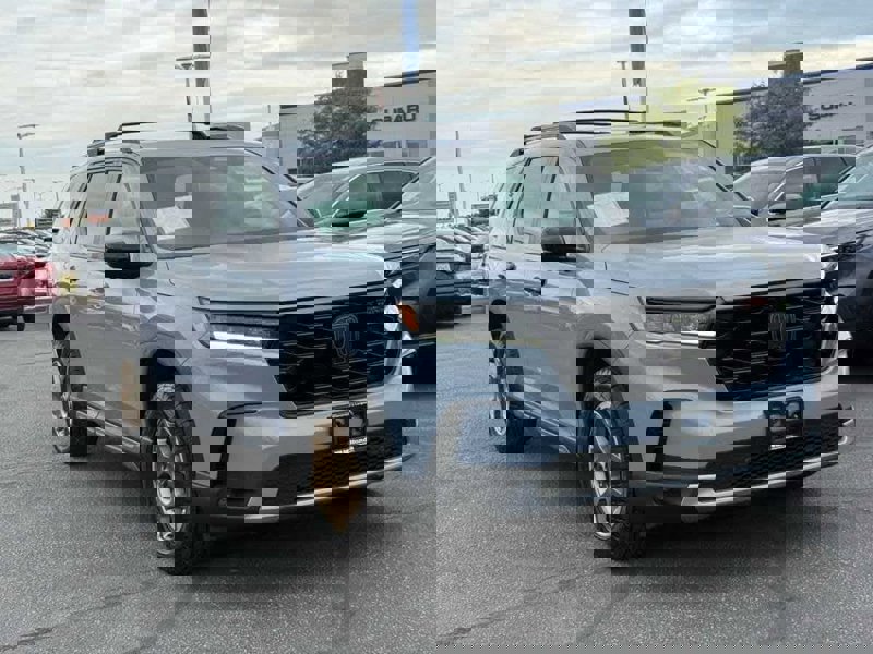 Certified 2024 Honda Pilot TrailSport image 1