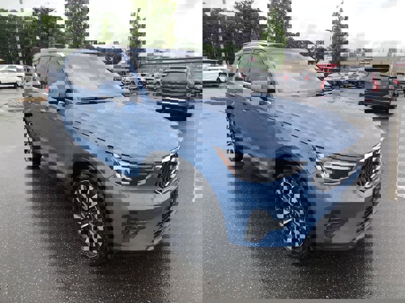 Certified 2023 Volvo XC40 B5 Plus w/ Driver Assist Package image 1