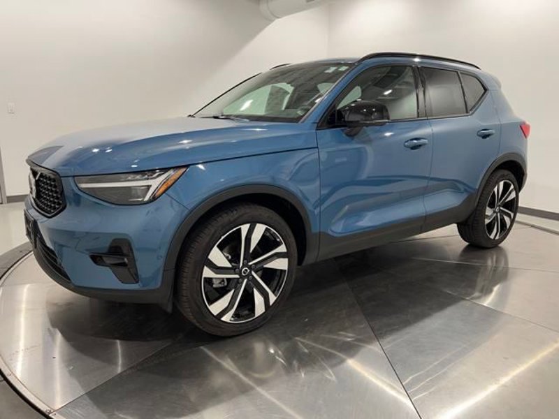 Certified 2024 Volvo XC40 B5 Ultimate w/ Protection Package Premier image 1