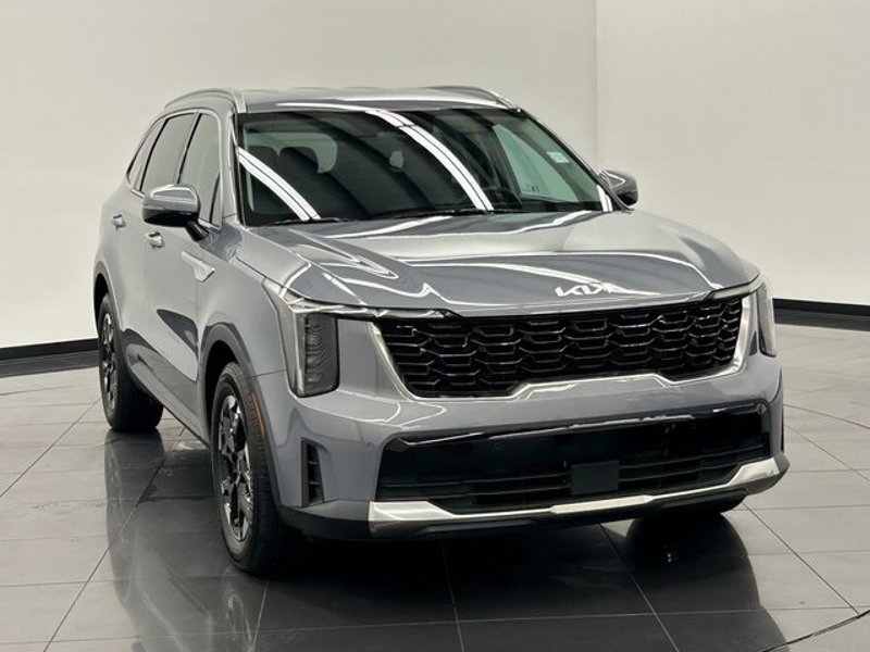 Certified 2024 Kia Sorento S image 1