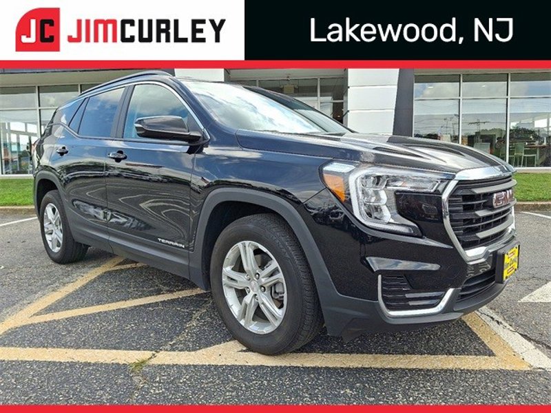 Certified 2022 GMC Terrain SLE w/ Driver Convenience Package image 1