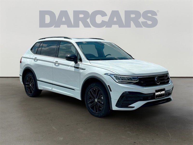 Certified 2022 Volkswagen Tiguan SE R-Line image 1