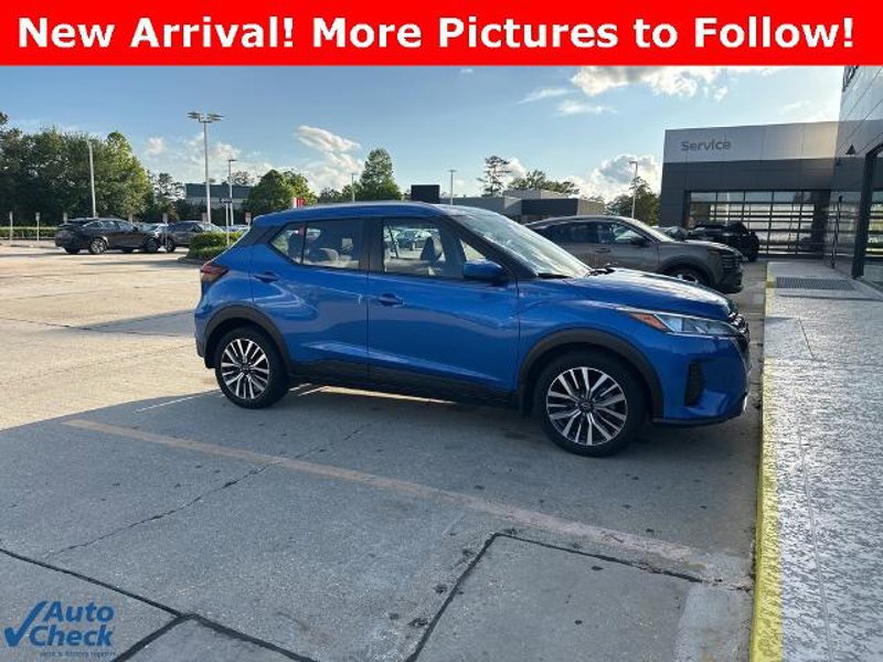 Certified 2022 Nissan Kicks SV image 1