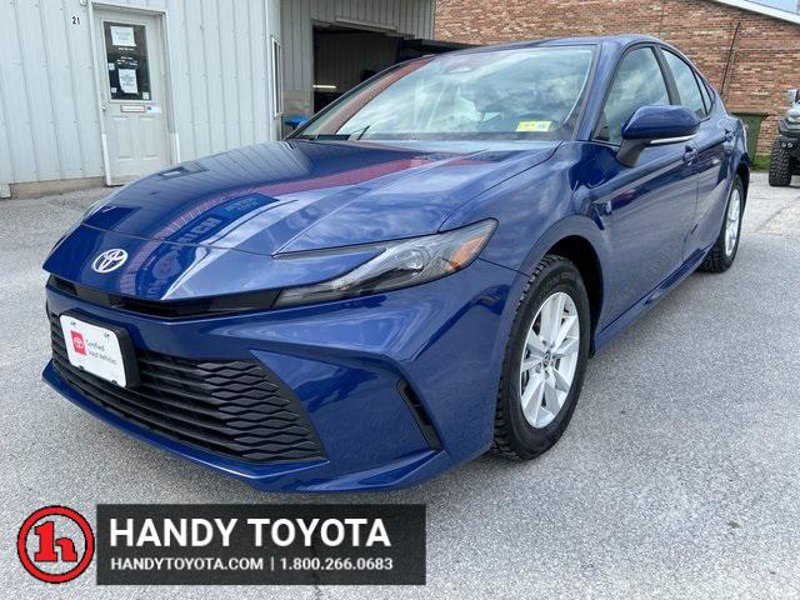 Certified 2025 Toyota Camry LE image 1