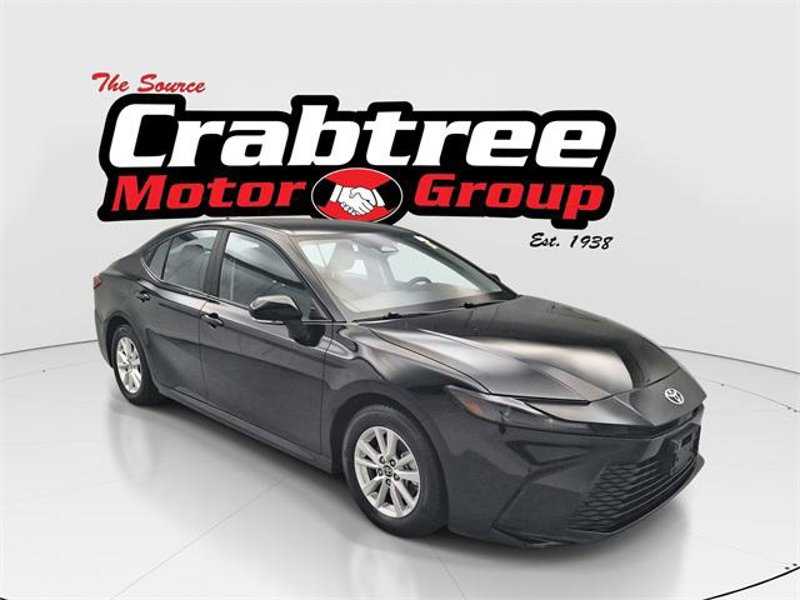 Certified 2025 Toyota Camry LE image 1
