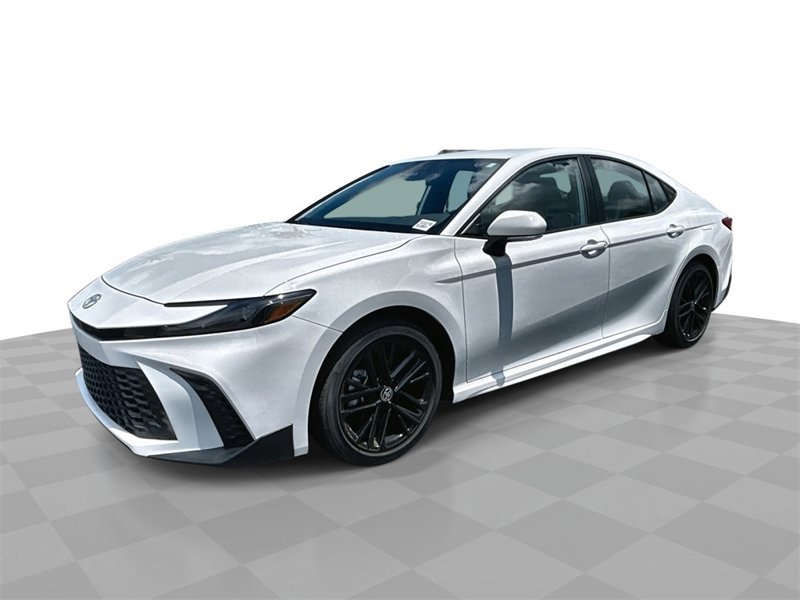 Used 2025 Toyota Camry SE image 1