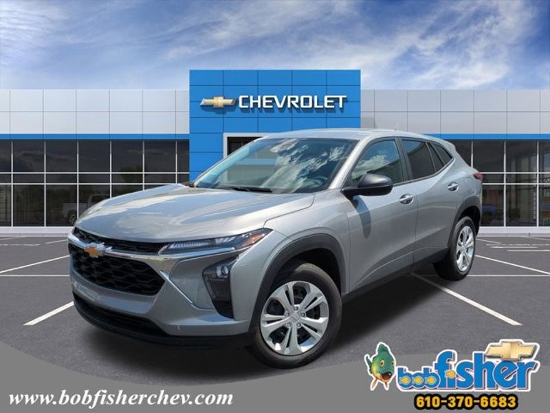 Certified 2025 Chevrolet Trax LS w/ Driver Confidence Package image 1