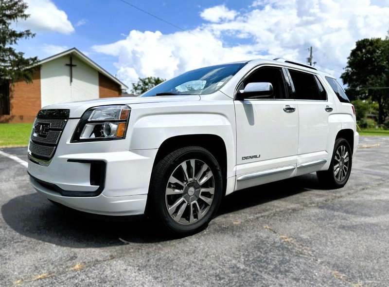Used 2017 GMC Terrain Denali w/ Cargo Package image 1
