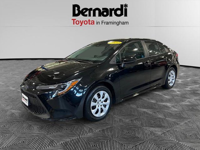 Certified 2022 Toyota Corolla LE image 1