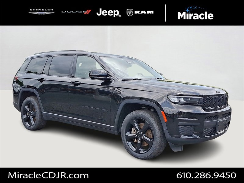Certified 2021 Jeep Grand Cherokee L Laredo image 1