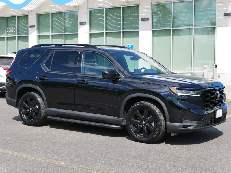 Certified 2025 Honda Pilot Black Edition image 1