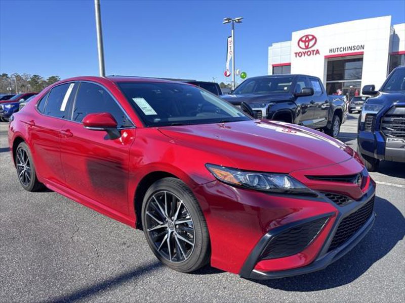 Certified 2024 Toyota Camry SE image 1