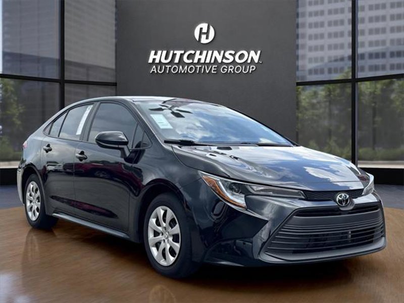 Certified 2025 Toyota Corolla LE image 1