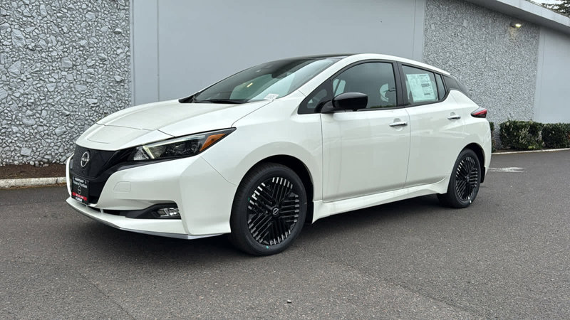 Certified 2025 Nissan Leaf SV Plus image 1