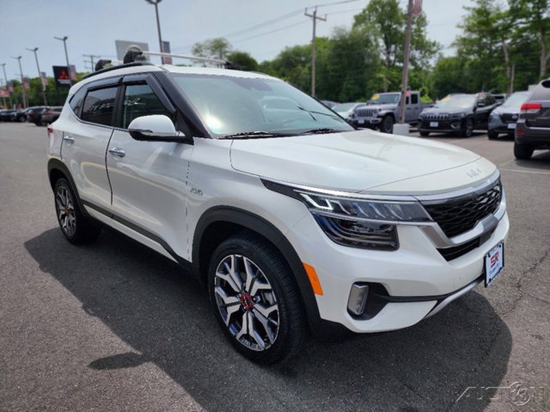 Certified 2023 Kia Seltos SX w/ SX Sunroof Package image 1