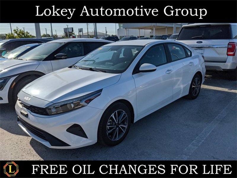 Certified 2022 Kia Forte LXS image 1